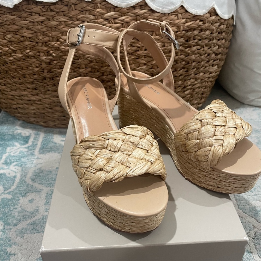 Marc Fisher Steel Sandal in light natural size 8.5